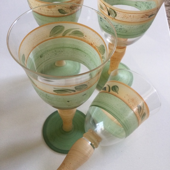 4 Gibson Vintage Hand Painted Wine Goblets - Picture 4 of 5